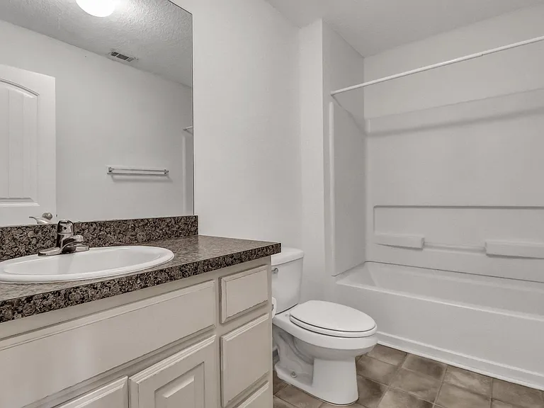 375 Laurel Oak Ln — Photo 6
