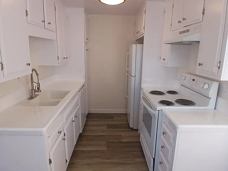 215 Atlantic Ave #506 — Photo 6