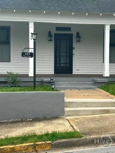 3 bed, 2.5 bath, 1844 sqft, $3,000 — Photo 2