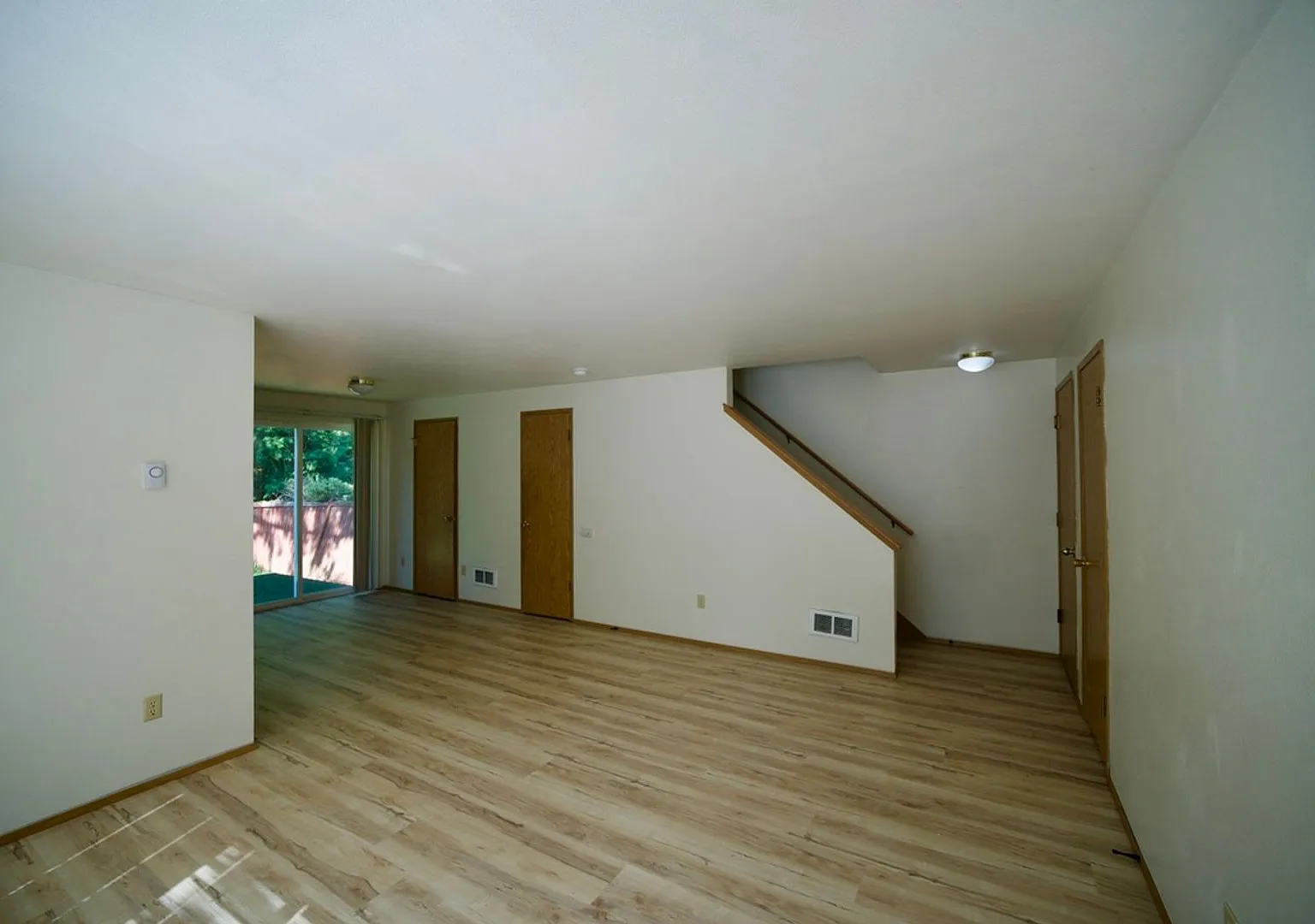 Spacious Townhome with Private Yard Near Lake Stevens! — Photo 2