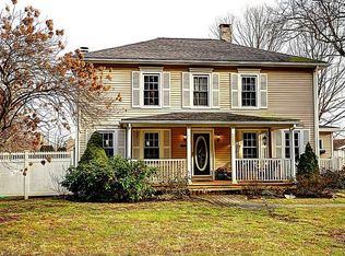 580 Natick Ave, Cranston, RI 02921