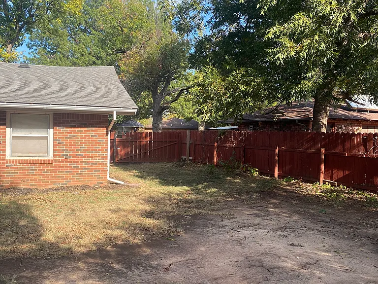 1510 Munger Dr — Photo 34