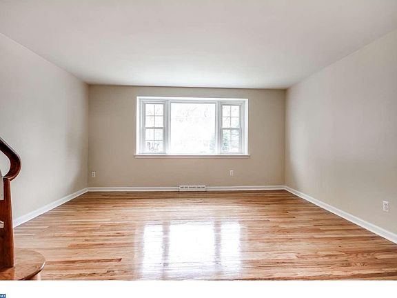 4th image of 1250 Stanwood St