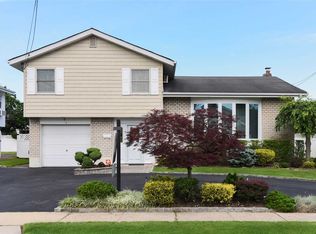 43 Oxford Rd, East Rockaway, NY 11518