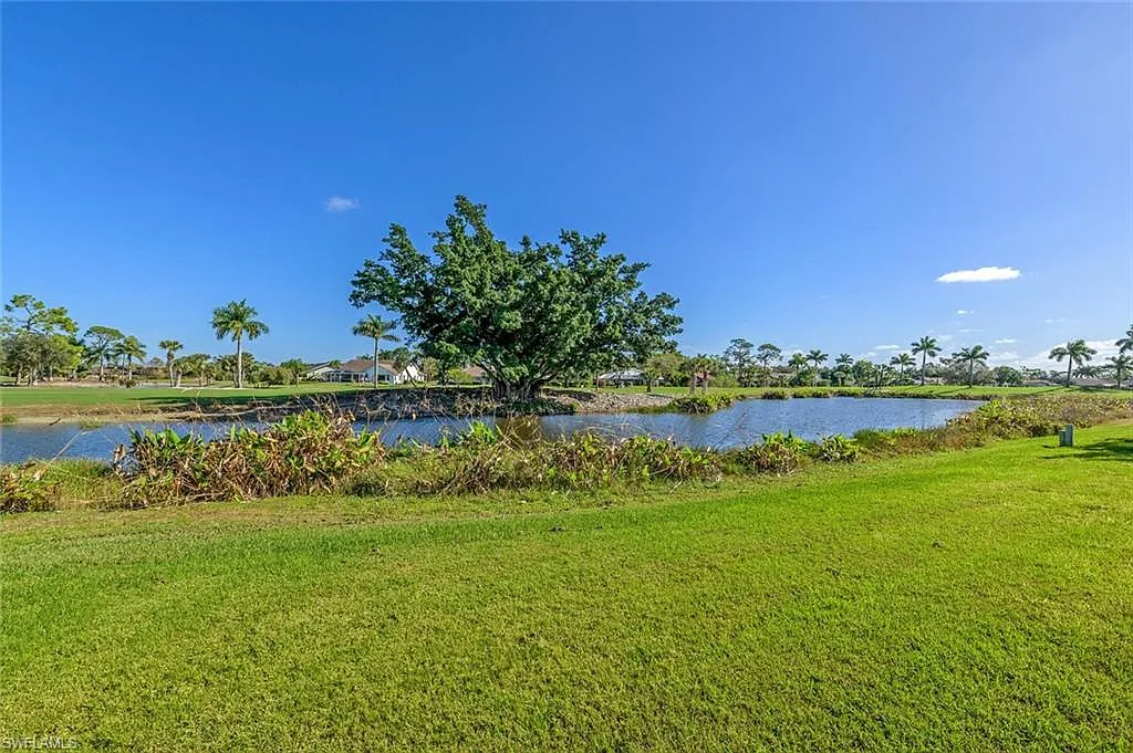 3 bed, 2.5 bath, 1907 sqft, $12,090 — Photo 3