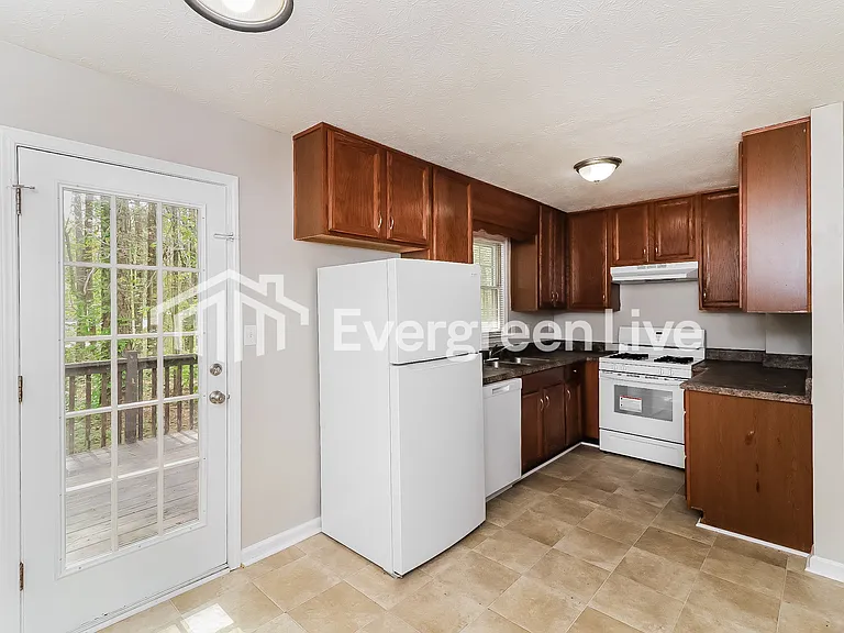 217 Robin Hood Dr — Photo 7