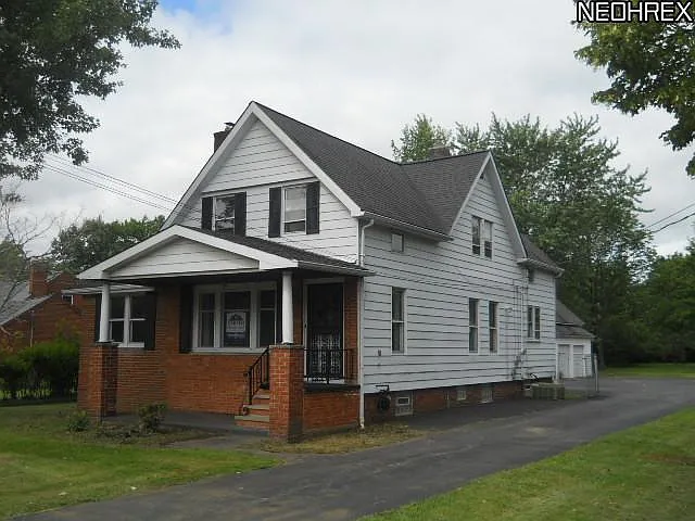 26525 Chardon Rd photo 1