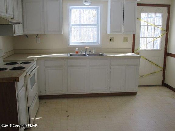 3rd image of 22 Mountain Dr Unit 101