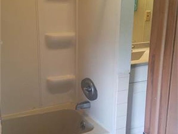 4th image of 340 4th Ave #1/2