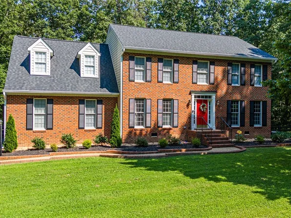 10001 Cheroy Woods Ln, Ashland, VA 23005