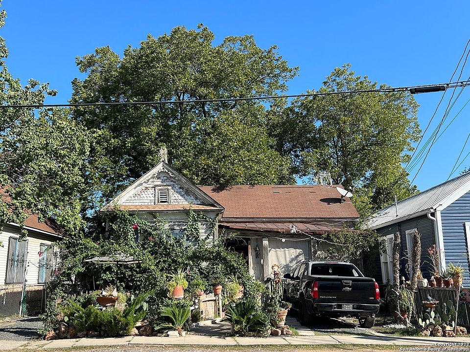 1st image of 717 BURLESON