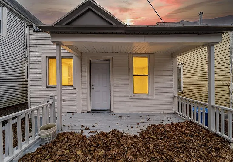 139 N Pine Ave — Photo 32