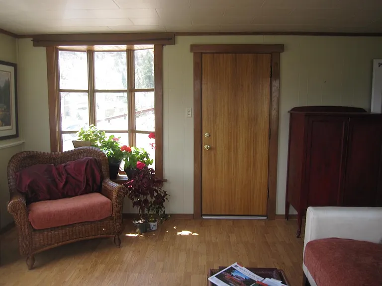 8 Garnet Ave — Photo 10