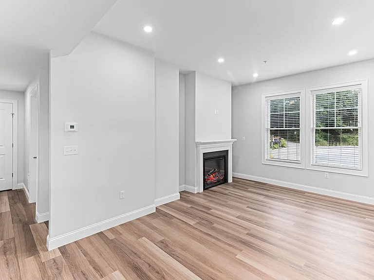 21 Market St — Photo 17
