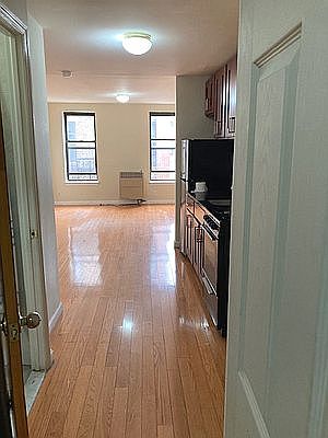1st image of 136 Orchard St APT 13