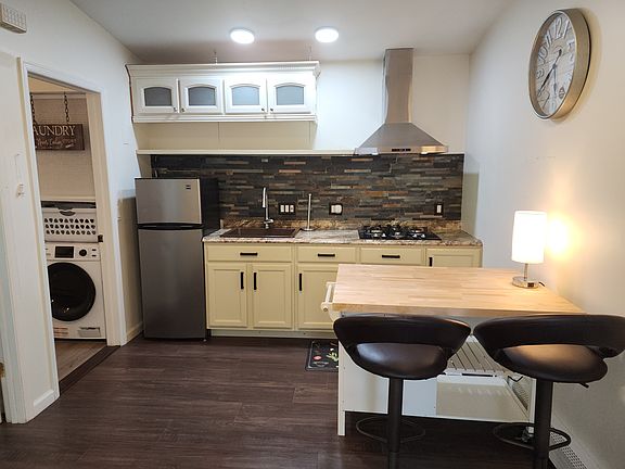 3rd image of 4053 Expressway Dr N