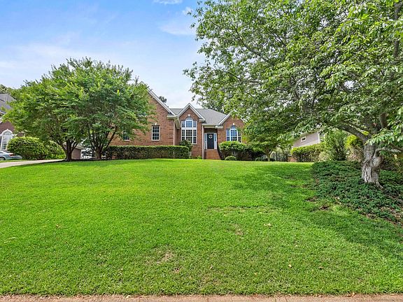 2nd image of 413 Oxenbridge Way