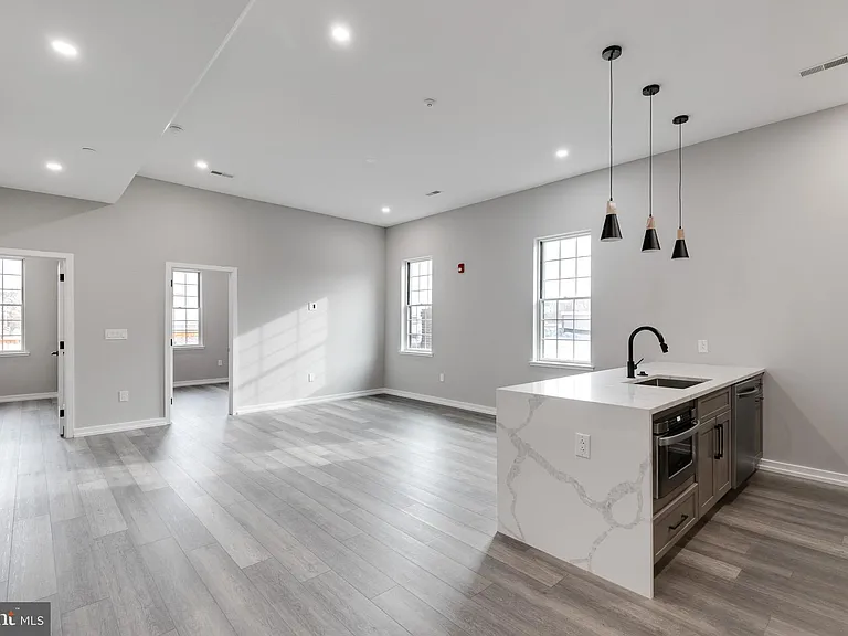 752 S 16th St #4A — Photo 2