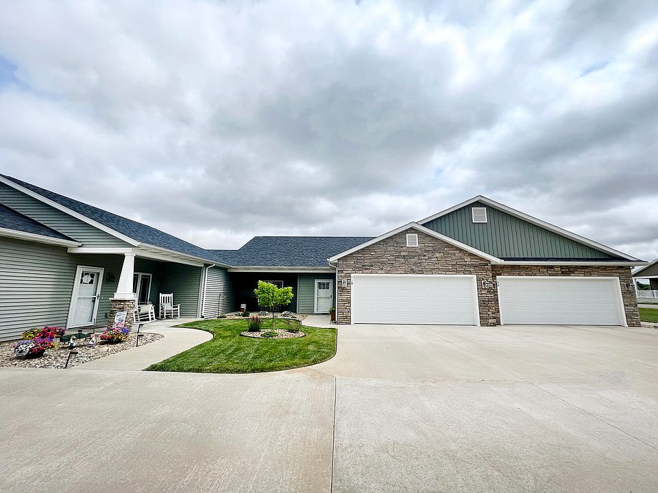 1st image of 118 Lexington Pointe Dr #27