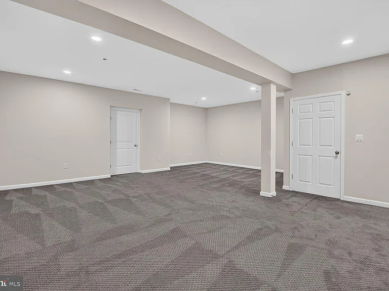 13828 Travilah Rd — Photo 42
