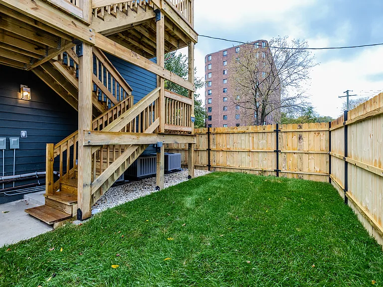 6031 S Vernon Ave #1 — Photo 24