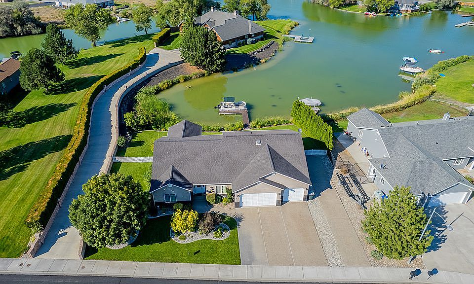 1st image of 614 Lupine Dr S
