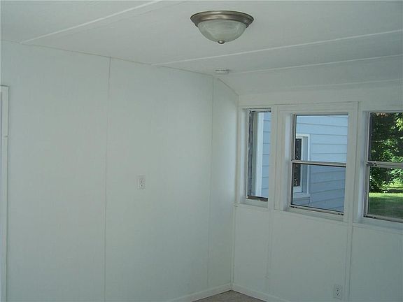 5th image of 2115 Haynes Ave