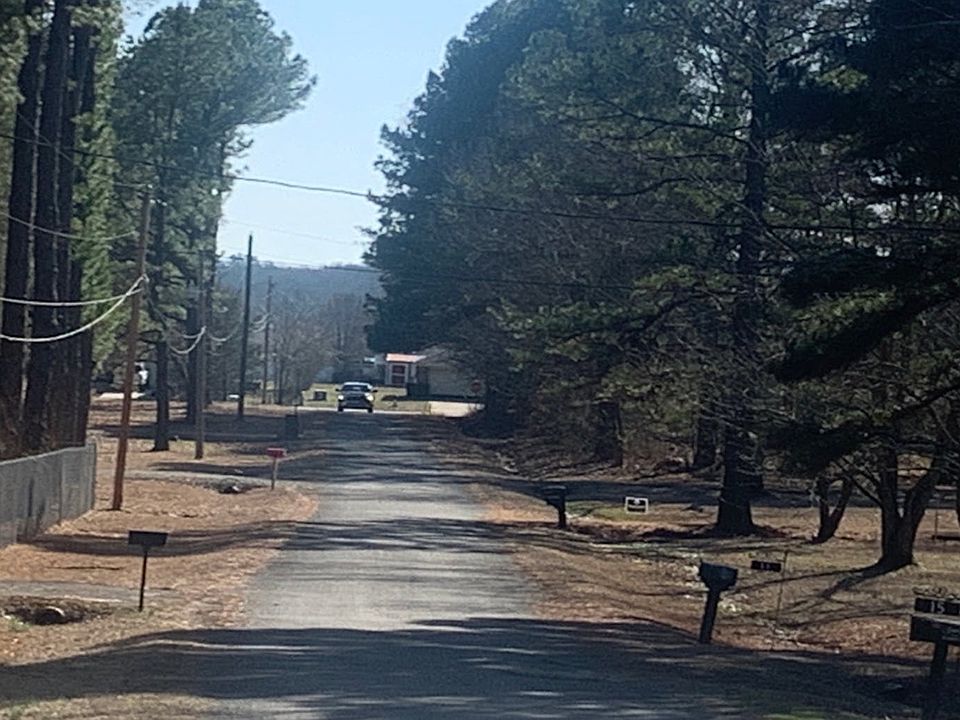 2nd image of 18 Arnett Ln