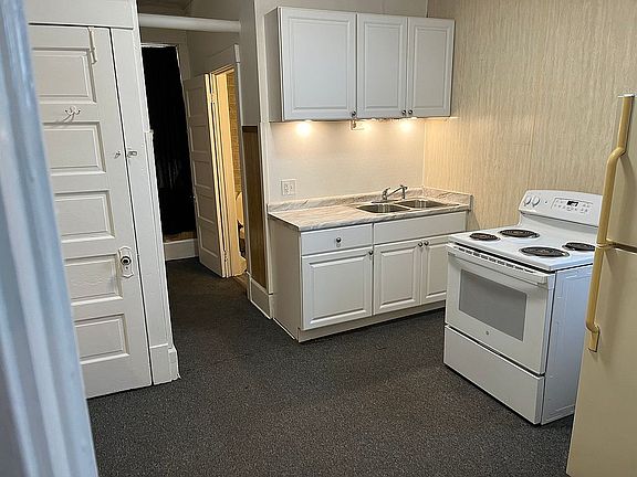 4th image of 230 Bath St Floor 1