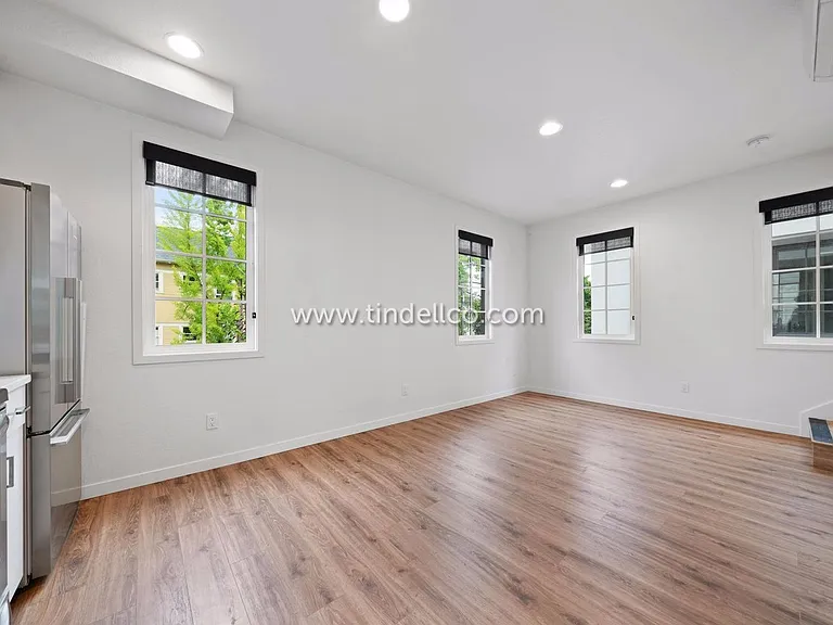 1114-1118 SE Lincoln St — Photo 8