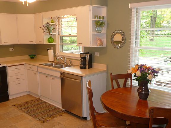 4th image of 1151 Meadowbrook Ln