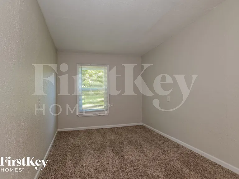 900 NE 62nd St — Photo 11