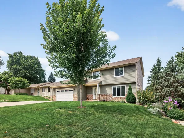 9376 Newcastle Rd, Woodbury, MN 55125