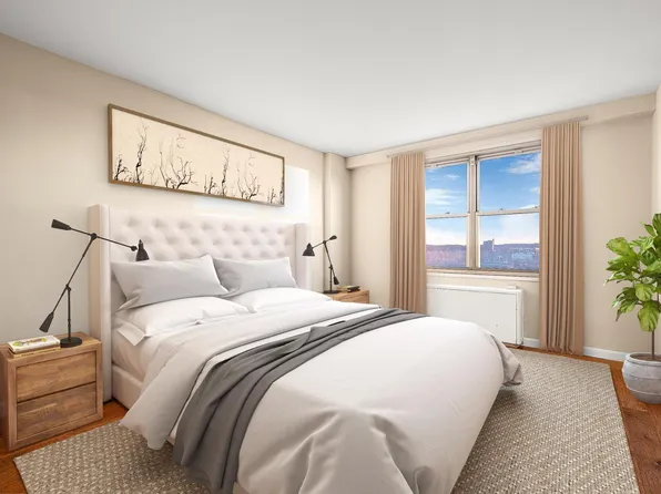 70-25 Yellowstone Boulevard image 1 of 26