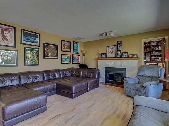 3rd image of 2871 Orchard Home Dr