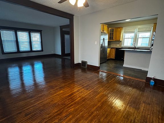 4th image of 36 Shoreham Pkwy