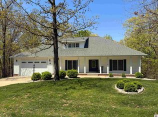 718 Marina Village Dr, Grand Rivers, KY 42045