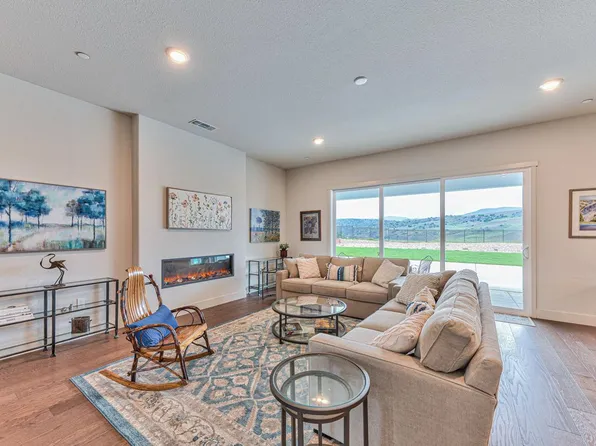 278 Luna Way, Hollister, CA 95023