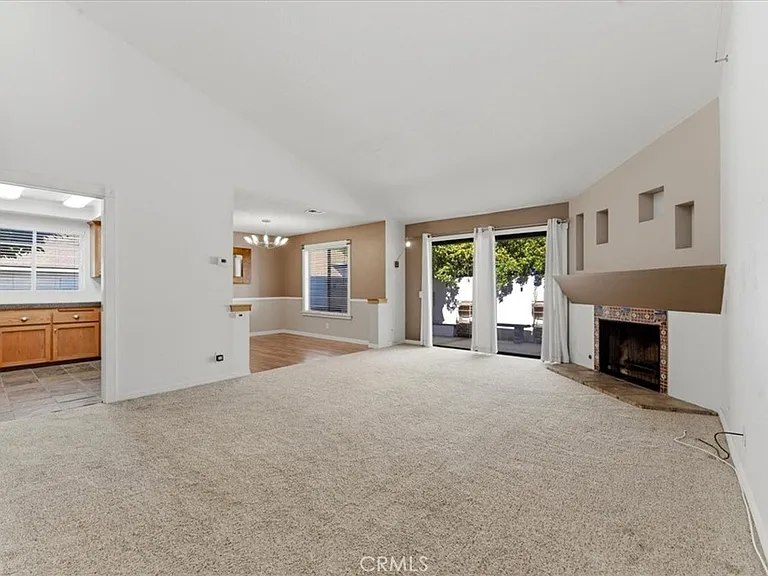 539 Wayland Ct — Photo 2