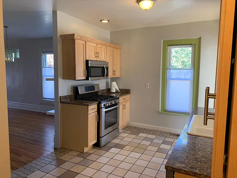 2502 W Argyle Pl — Photo 14