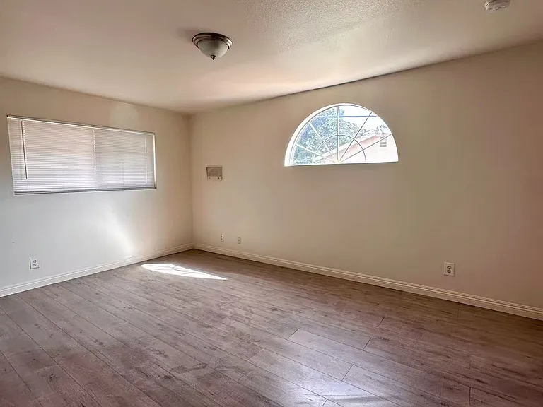 402 Bregante Dr — Photo 8