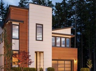 1073 Pine Crest Cir NE, Issaquah, WA 98029