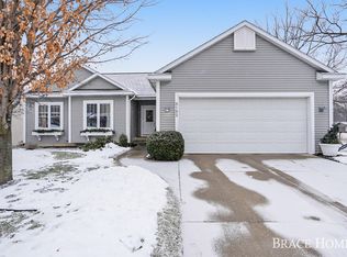 5192 Pinnacle Dr SW, Wyoming, MI 49519