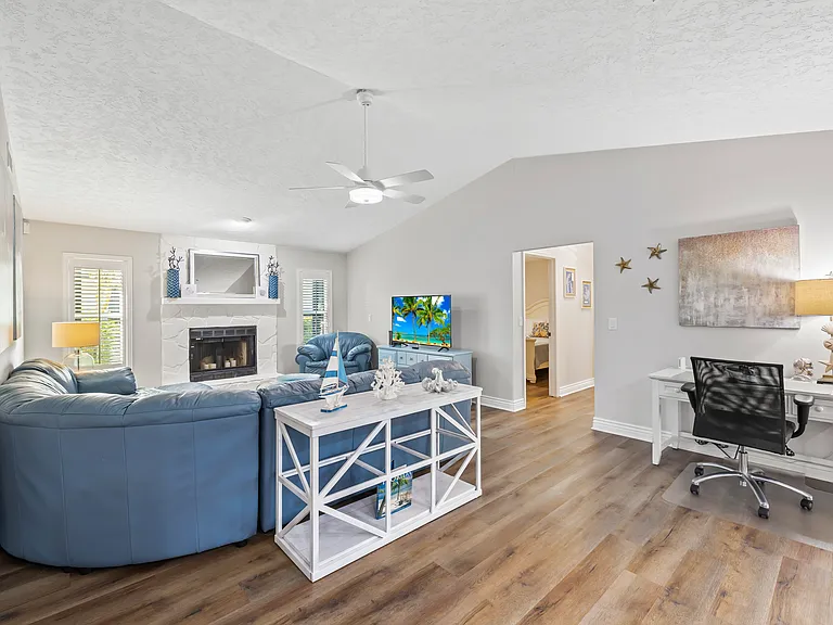 4125 Pinar Dr — Photo 3