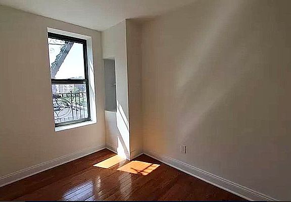 3rd image of 567 W 186th St #43
