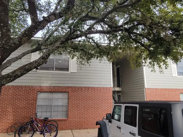 734 Meadow Ln, Bryan, TX 77802
