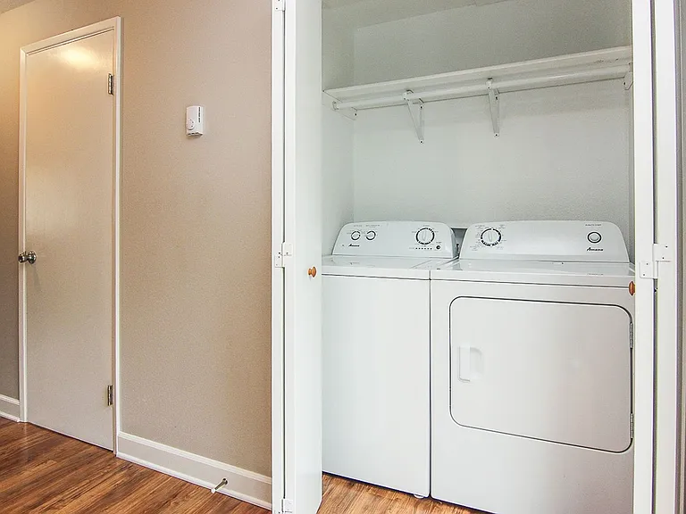 District 550 — Photo 20