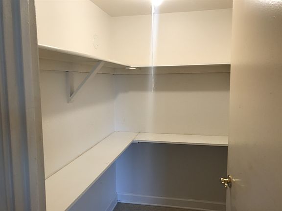 4th image of 37023 Carswell Ct