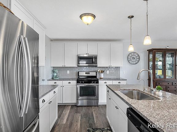 5th image of 1346 Highland Hill Dr