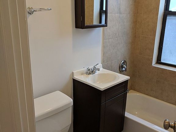 5th image of 6916 S Clyde Ave APT 402